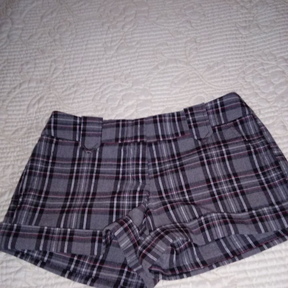 Plaid short
